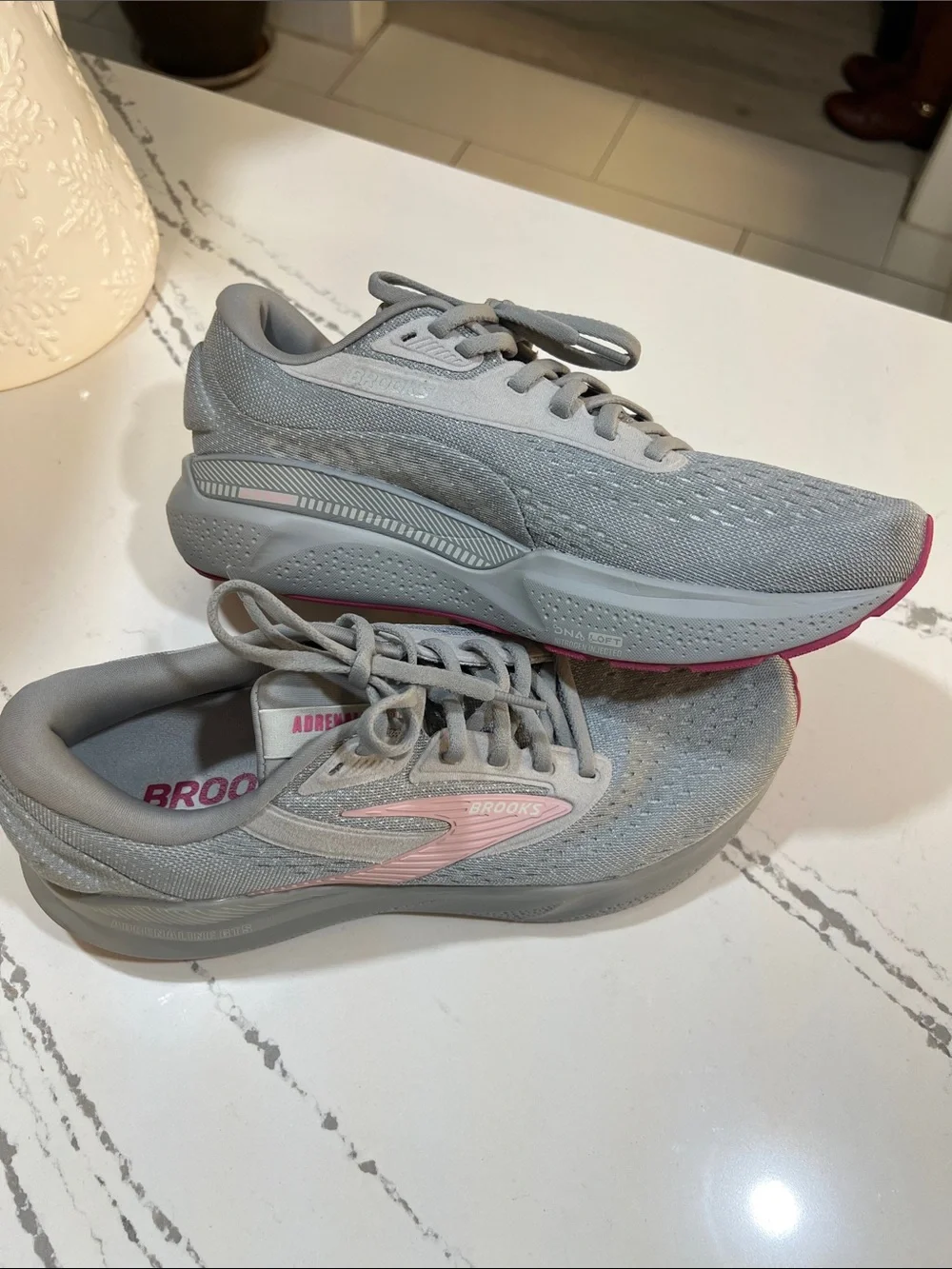 Brooks Women's Gray and Pink Low-Profile Running Sneakers size W10